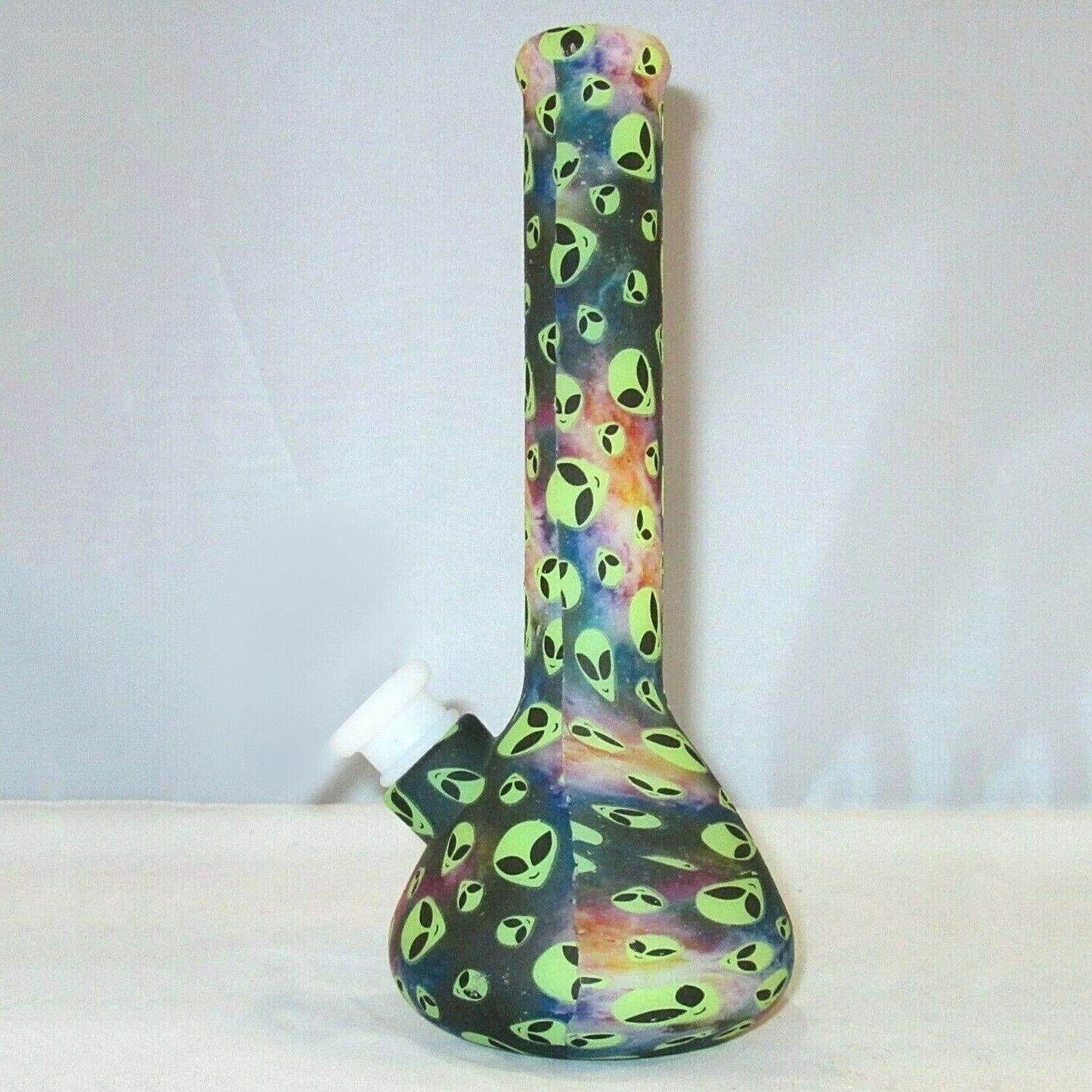 Silicone Hookah Water Pipe Bong, Luminous Alien Pattern Home with 13mm glass bow - Maryjanes Bong Shop