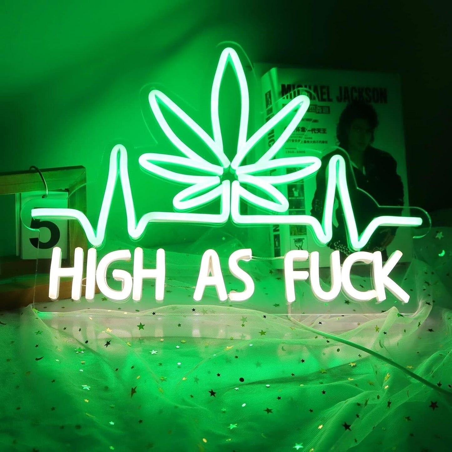 Leaf Weed LED Neon Sign with USB, perfect for man cave or beer bar decor, featuring vivid green light and casual vibe.