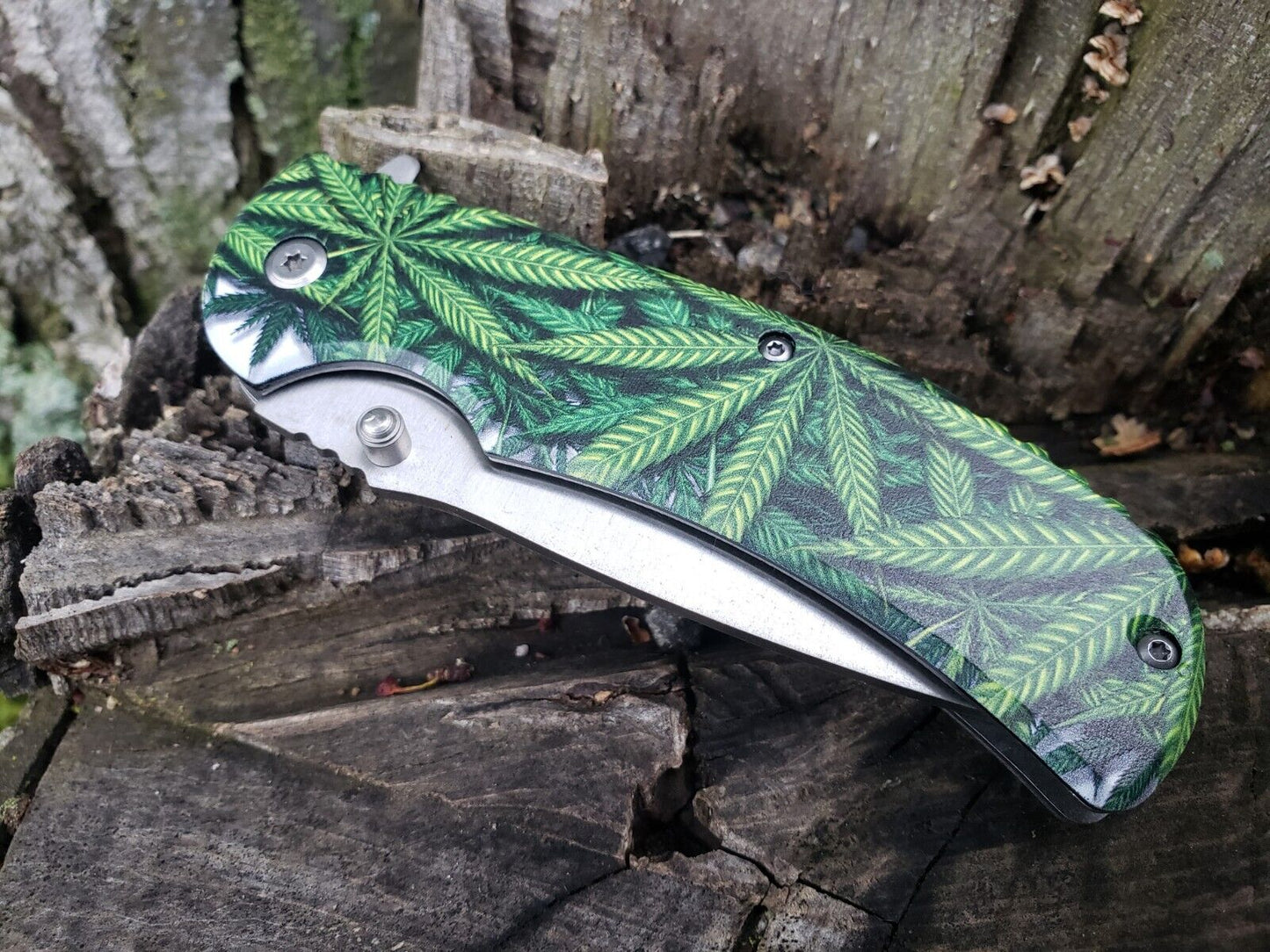 Silver Green Marijuana Cannabis Leaf Print Spring Assisted Pocket Knife Metal