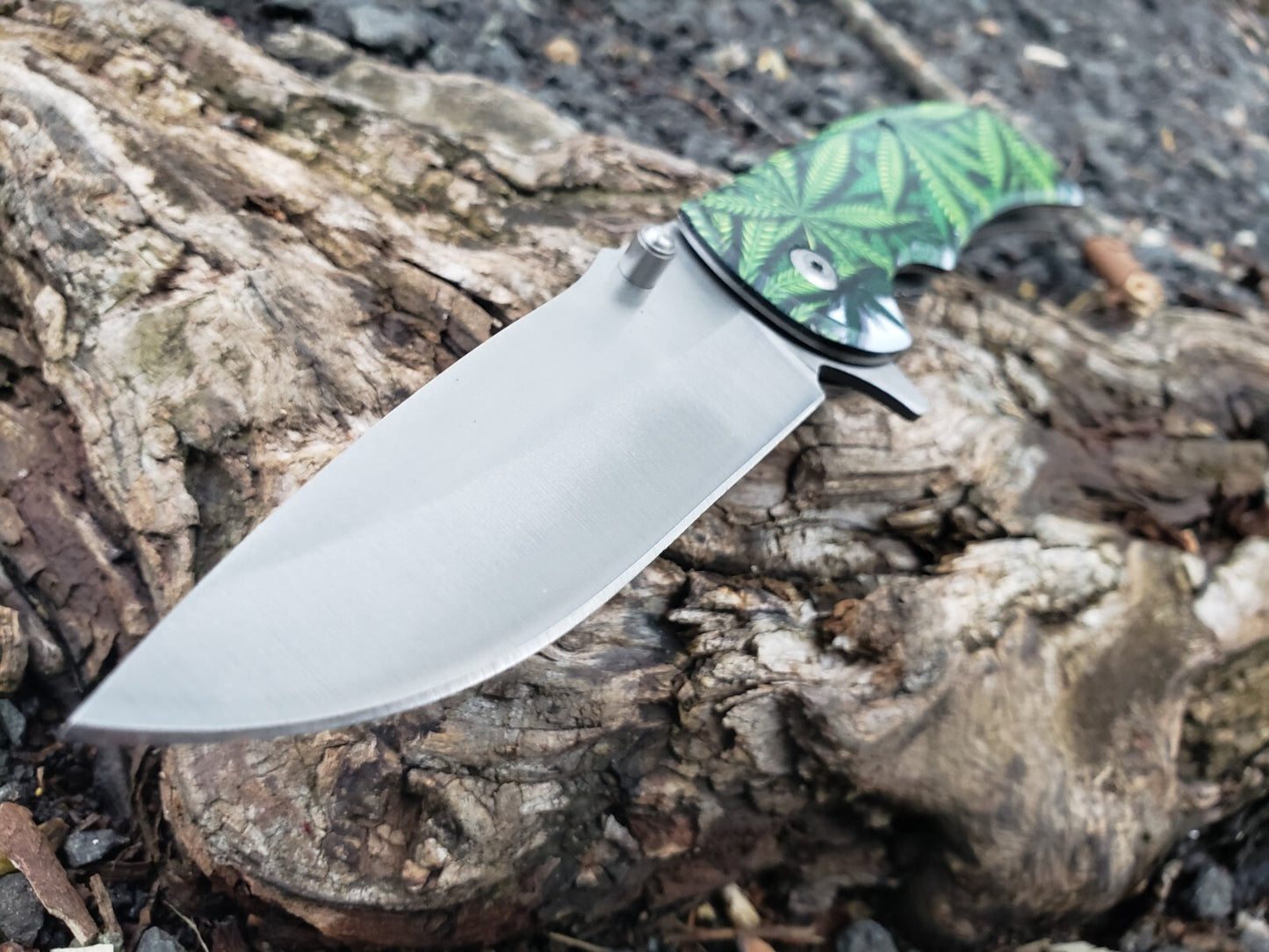Silver Green Marijuana Cannabis Leaf Print Spring Assisted Pocket Knife Metal