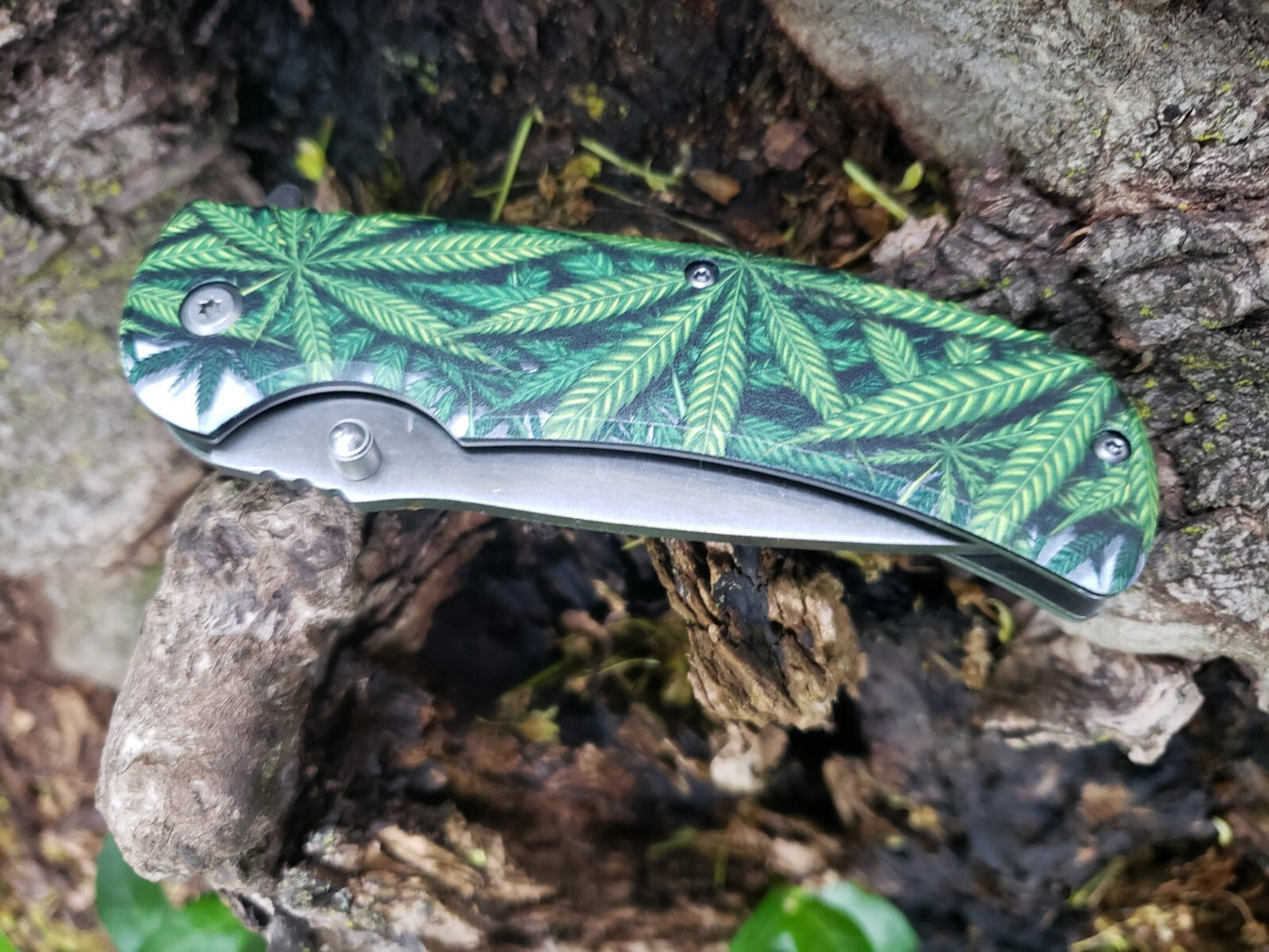 Silver Green Marijuana Cannabis Leaf Print Spring Assisted Pocket Knife Metal