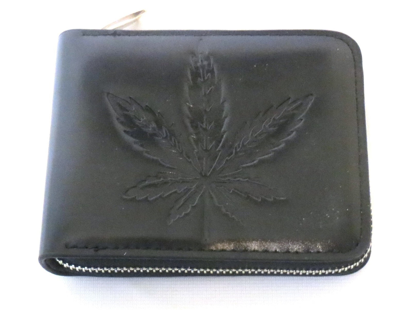 Zippered Bifold Wallet Marijuana Prints ID Credit Card Money Holder Faux Leather