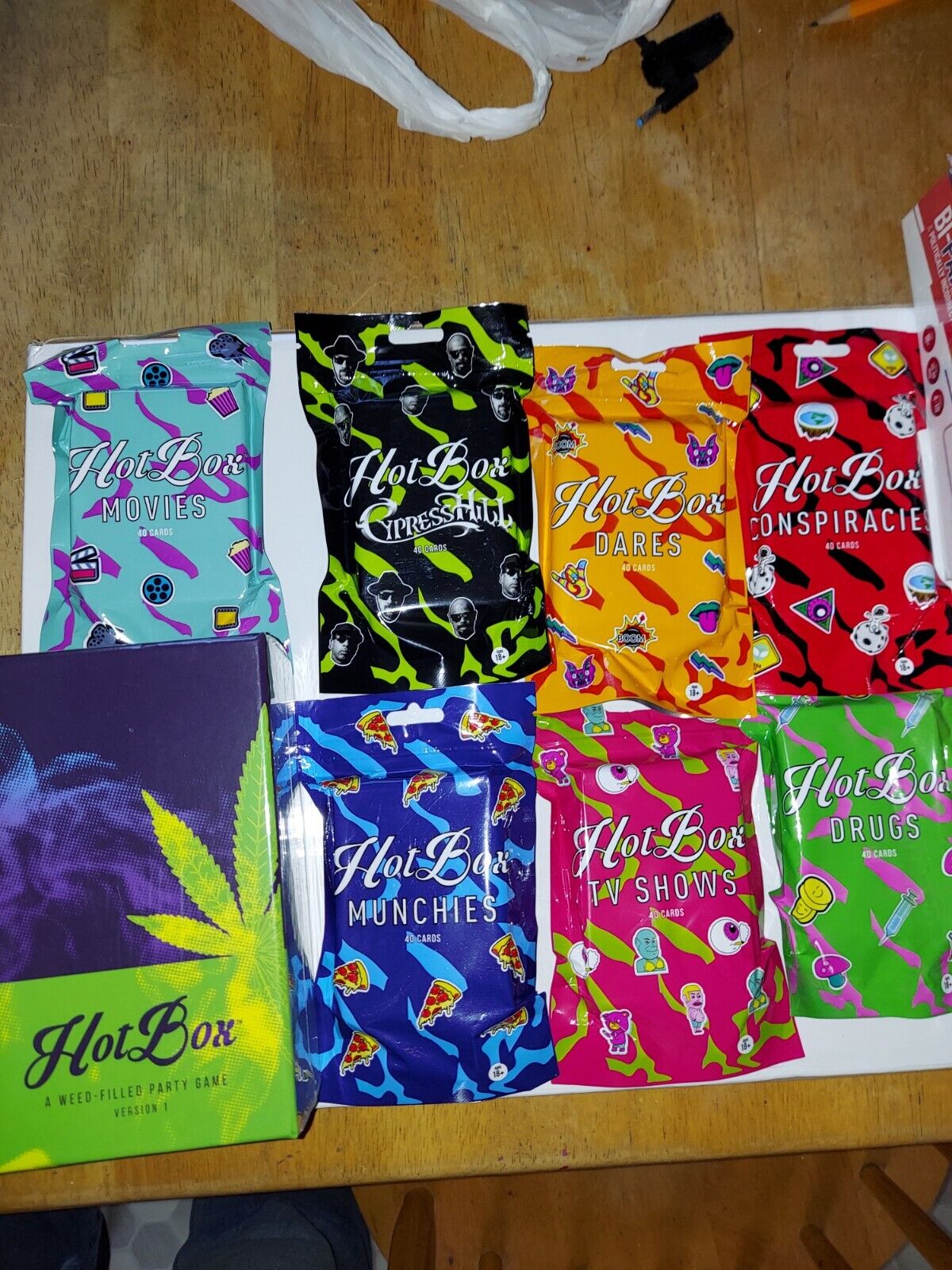 Hot Box Card Game Party Plus 7 Booster Packs