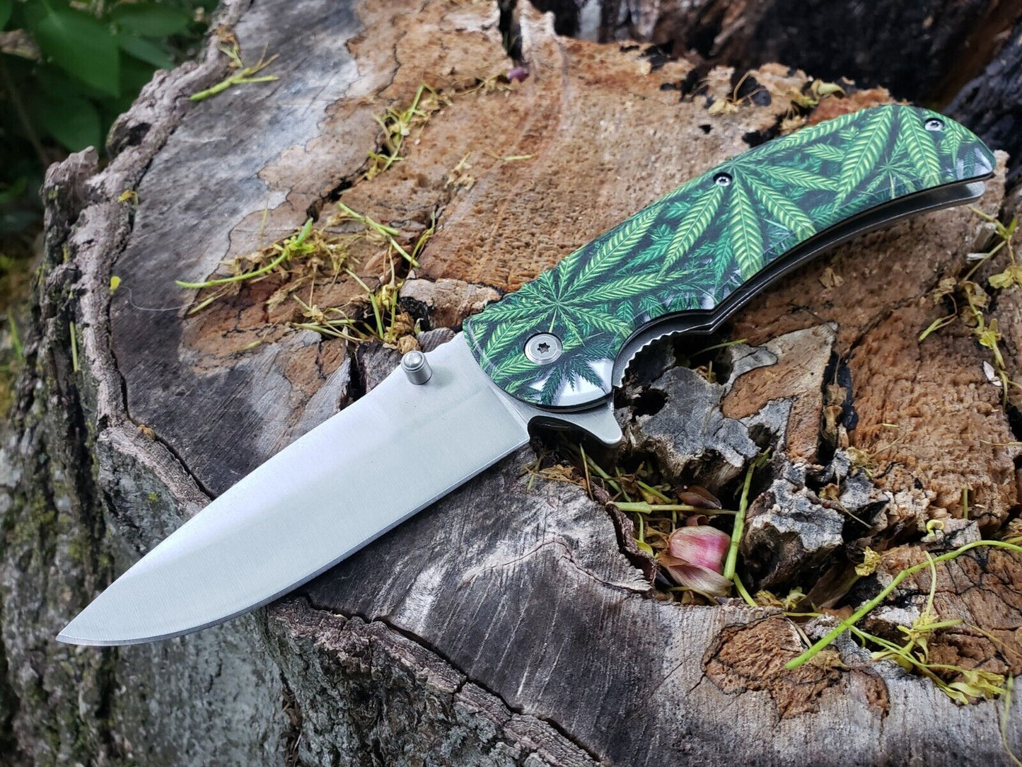 Silver Green Marijuana Cannabis Leaf Print Spring Assisted Pocket Knife Metal