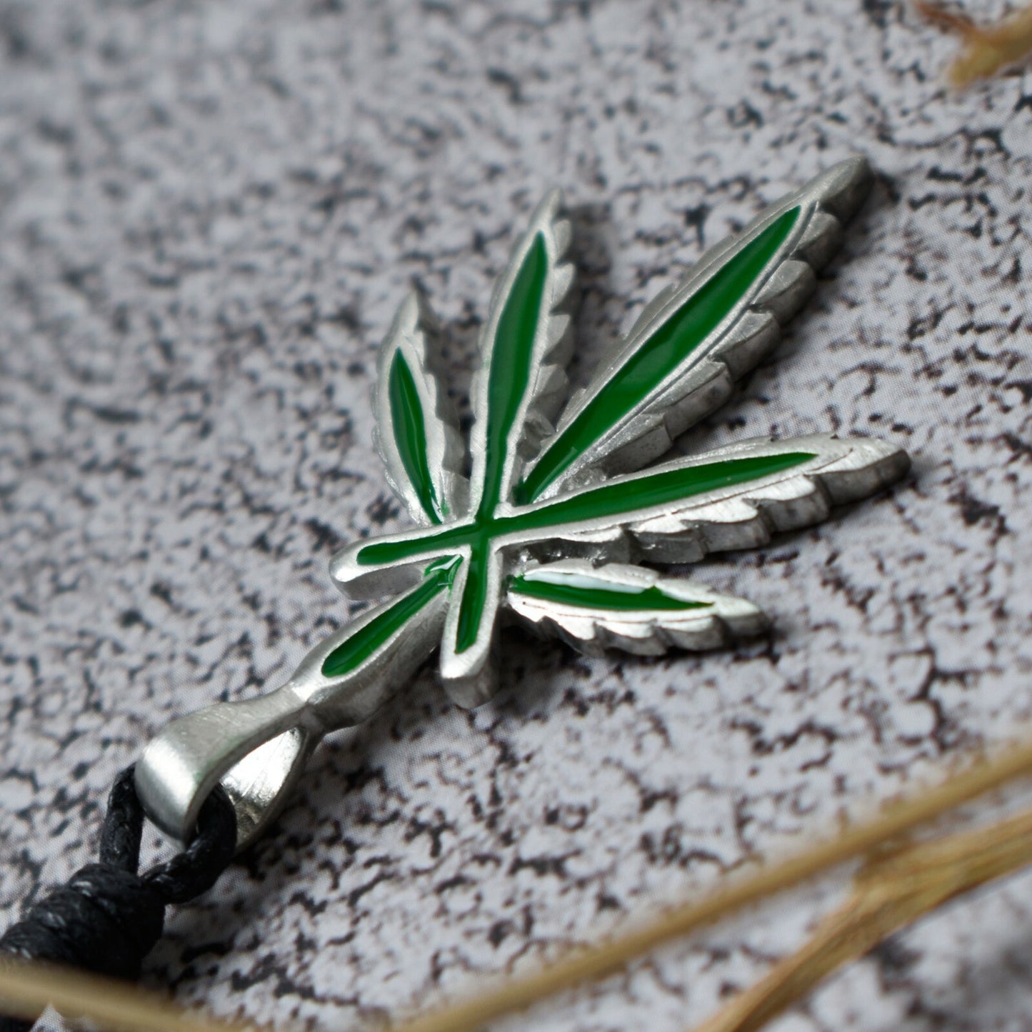 New Marijuana Leaf Legalize Silver Pewter Charm Necklace Pendant Jewelry