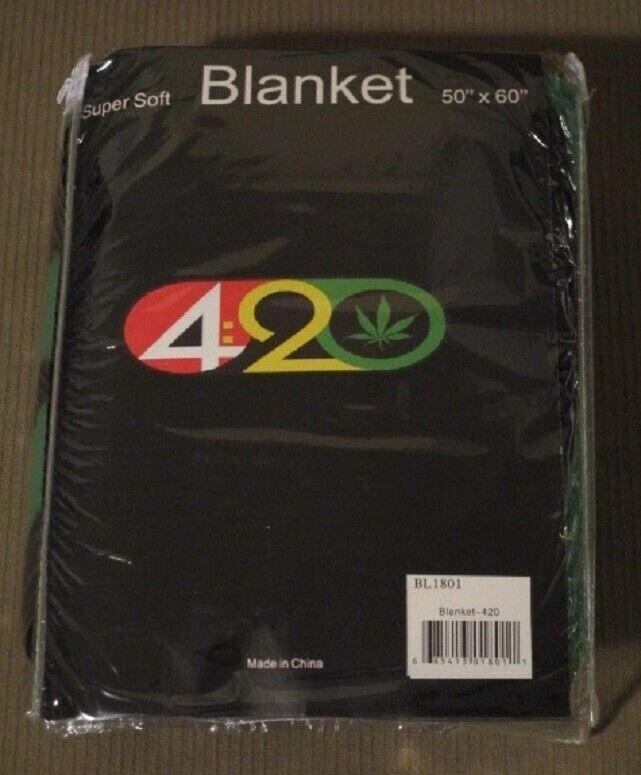New 420 Marijuana Pot Leaf Fleece Throw Blanket Gift Weed Smoke Cannabis Stoner